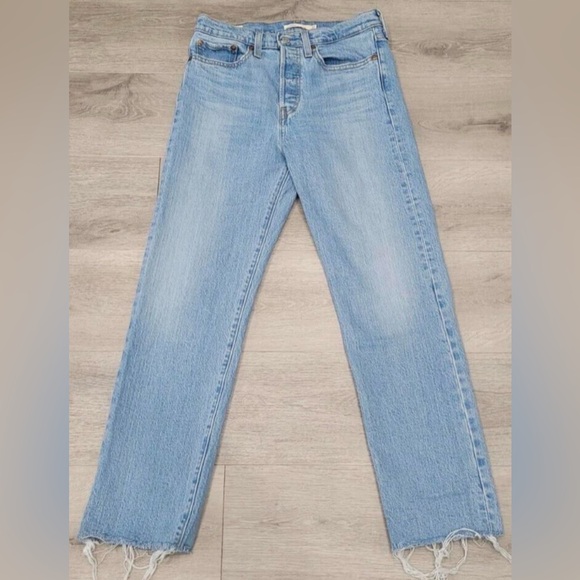 Levi's Denim - Levi’s Wedgie Straight Jeans – Premium – Light Wash – Size 25